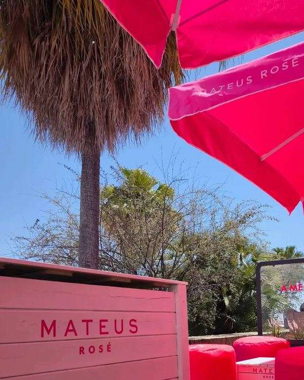Mateus Rosé — Esplanada